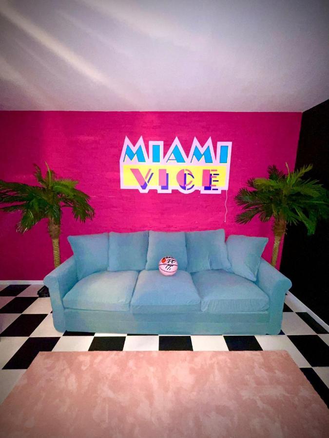 Capsule Miami Vice - Jacuzzi - Billard - Ecran Cinema & Netflix - Ping-Pong - Nintendo & Jeux- Lievin Ngoại thất bức ảnh