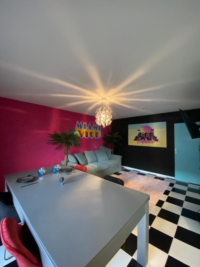 Capsule Miami Vice - Jacuzzi - Billard - Ecran Cinema & Netflix - Ping-Pong - Nintendo & Jeux- Lievin Ngoại thất bức ảnh