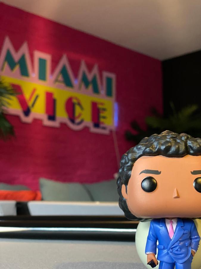 Capsule Miami Vice - Jacuzzi - Billard - Ecran Cinema & Netflix - Ping-Pong - Nintendo & Jeux- Lievin Ngoại thất bức ảnh