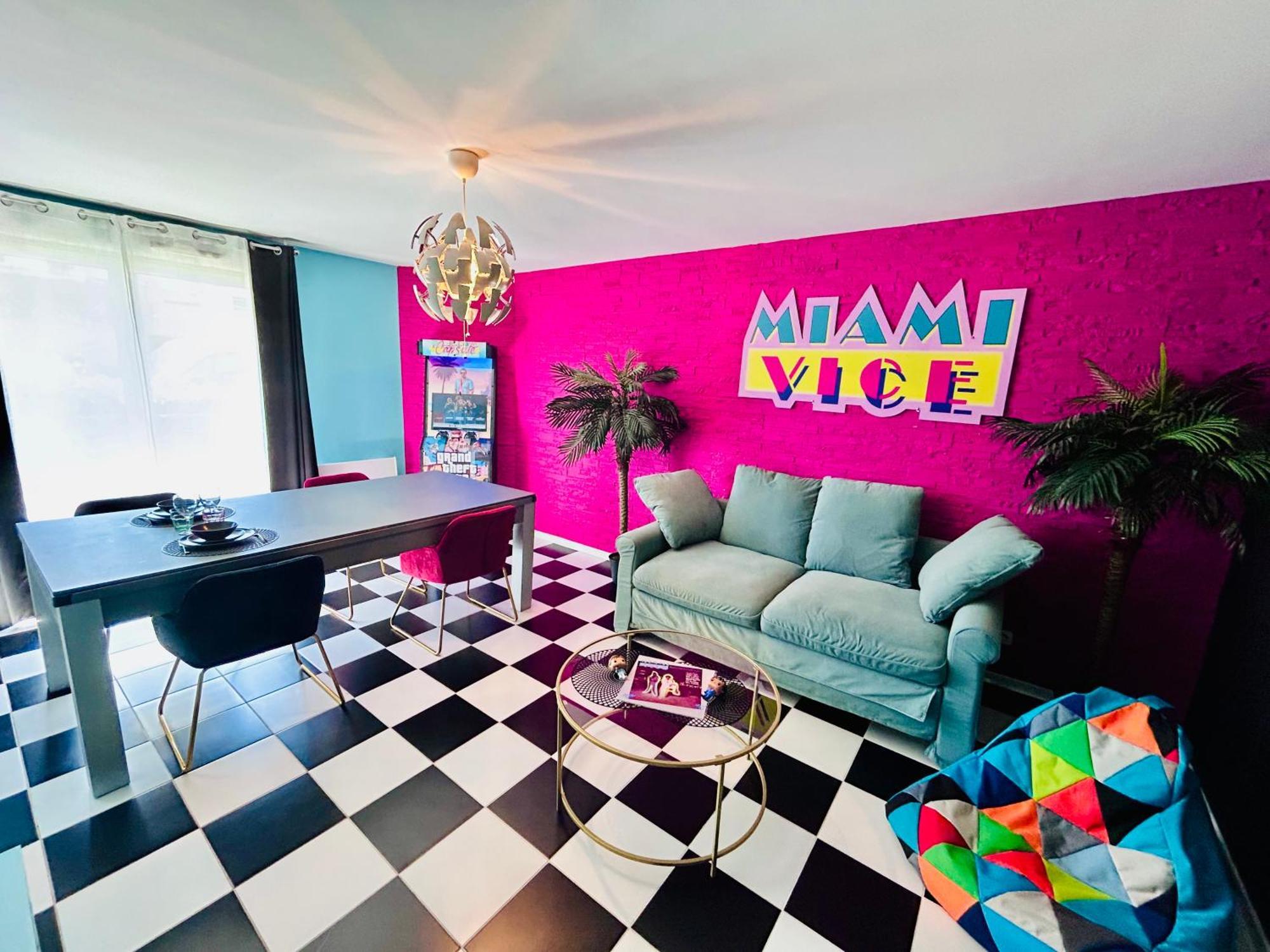 Capsule Miami Vice - Jacuzzi - Billard - Ecran Cinema & Netflix - Ping-Pong - Nintendo & Jeux- Lievin Ngoại thất bức ảnh