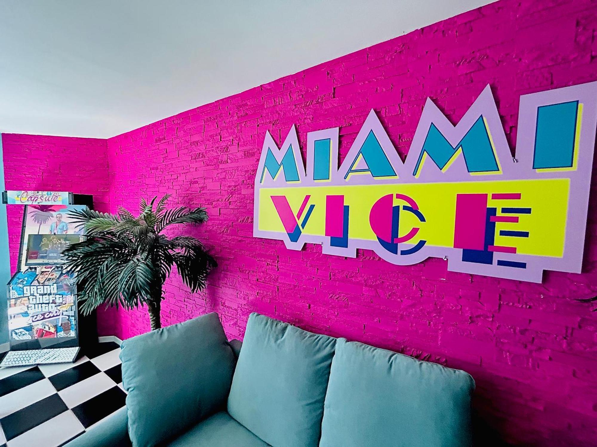 Capsule Miami Vice - Jacuzzi - Billard - Ecran Cinema & Netflix - Ping-Pong - Nintendo & Jeux- Lievin Ngoại thất bức ảnh