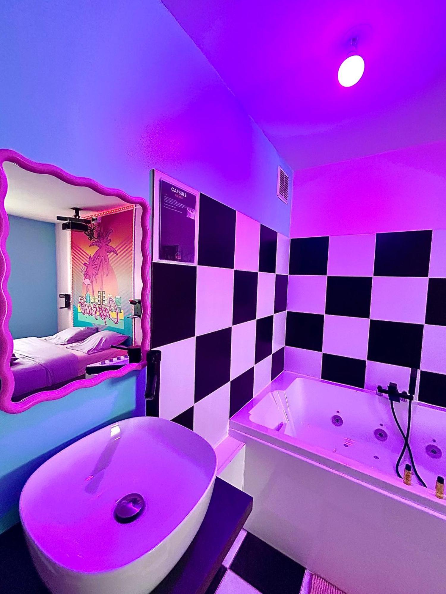 Capsule Miami Vice - Jacuzzi - Billard - Ecran Cinema & Netflix - Ping-Pong - Nintendo & Jeux- Lievin Ngoại thất bức ảnh