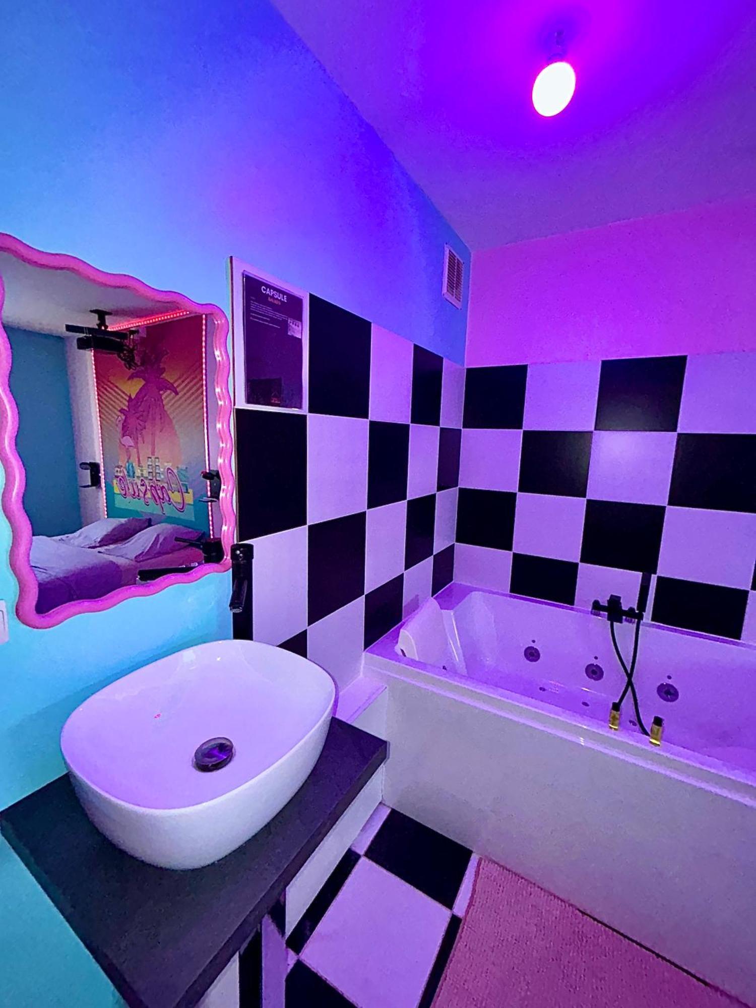 Capsule Miami Vice - Jacuzzi - Billard - Ecran Cinema & Netflix - Ping-Pong - Nintendo & Jeux- Lievin Ngoại thất bức ảnh